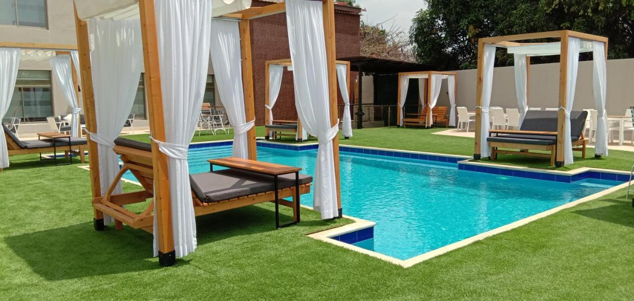 Summerset Continental Hotel By Usuma Mobushipe Exterior photo